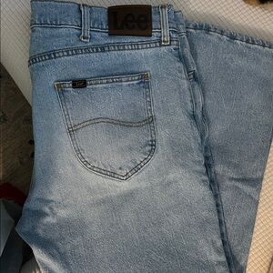 Lee Men's Light Wash Blue Relaxed Jeans